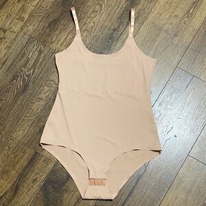 NWOT Vince Camuto Shapewear Bodysuit in Nude, XL